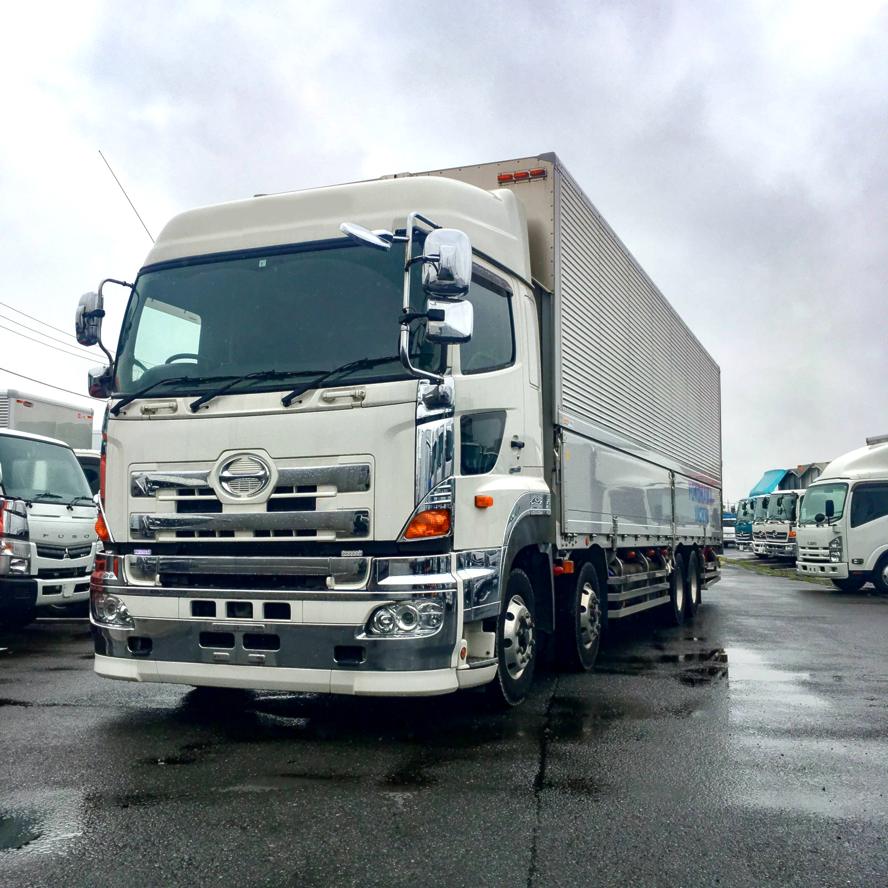中古トラック / 日野 10トンウイングゲート付＜ドレスコード100点の
