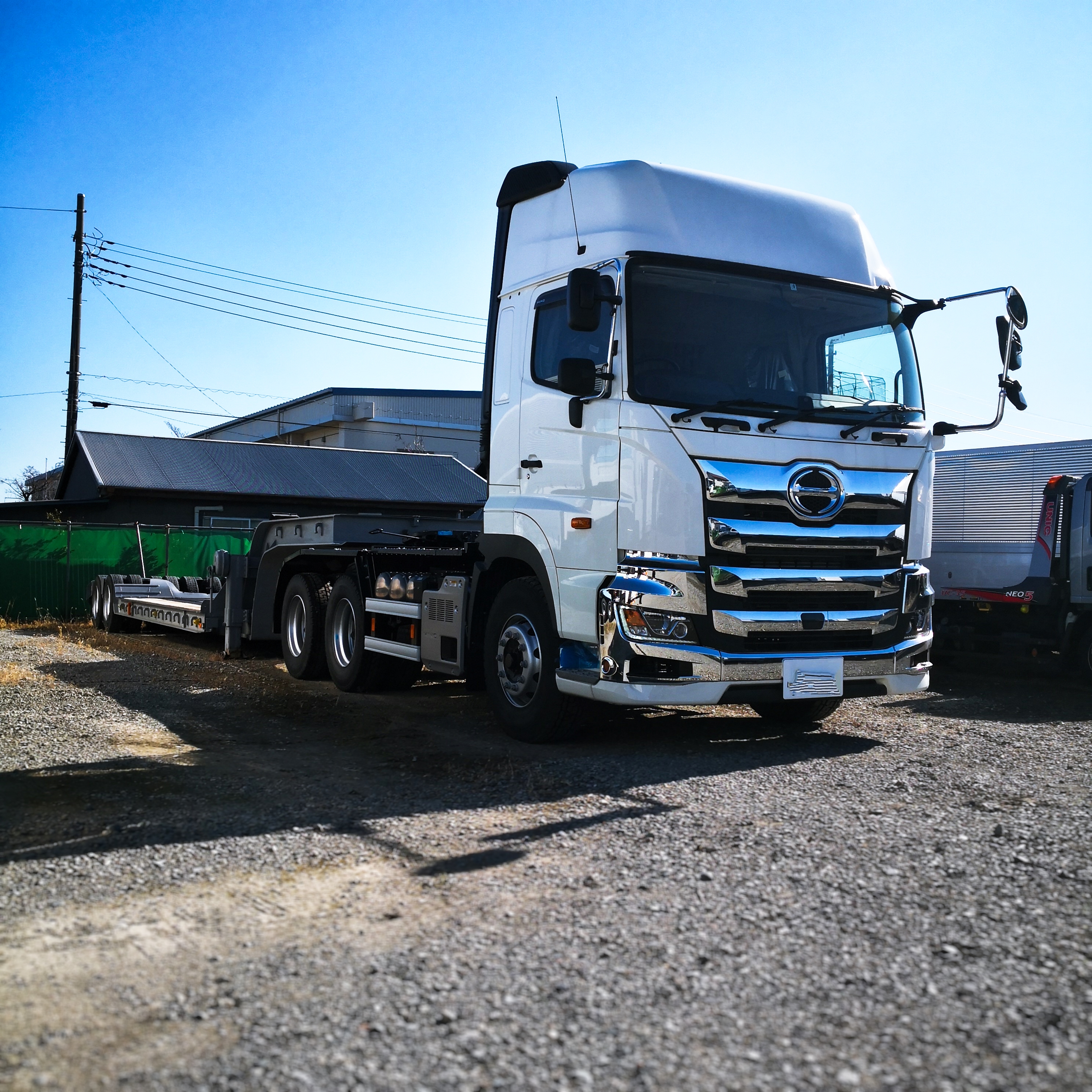 まるでロマンのカタマリ!? 昭和生まれのトレーラーと令和の520馬力が