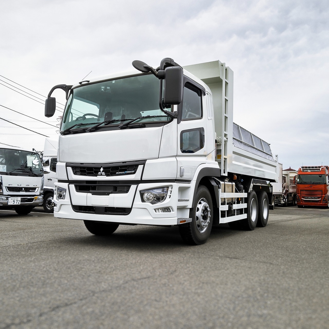 10トンダンプトラック DSC_1688_Wondershare.jpg