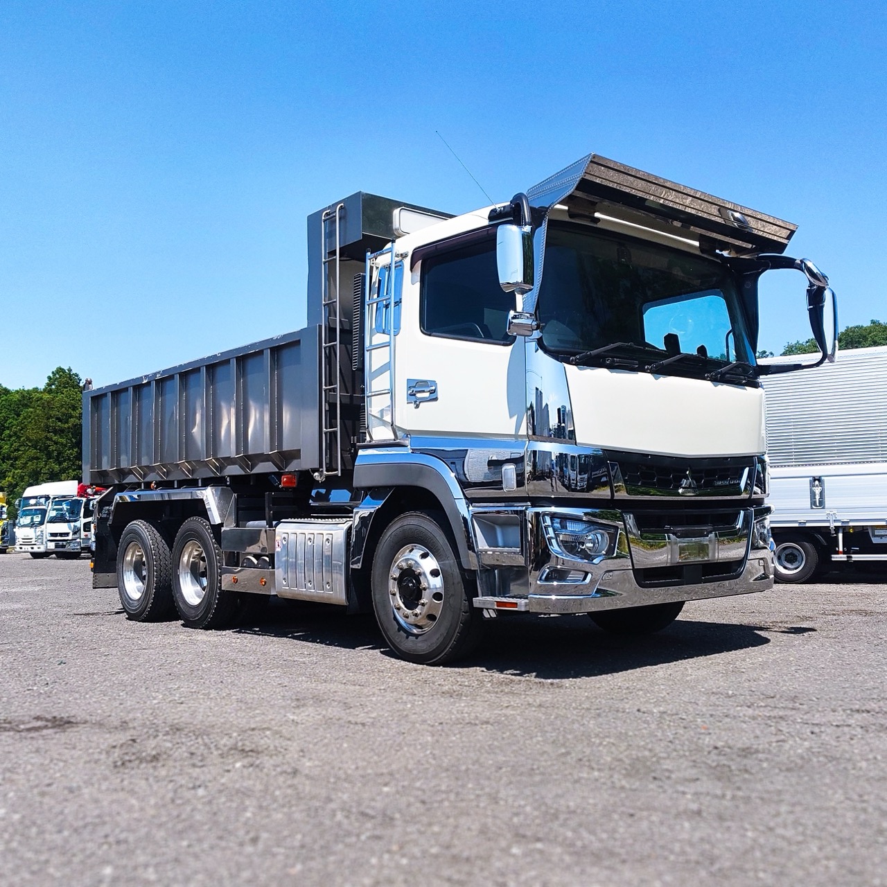 重役感のあるふそうの深ダンプ！最後の相棒はコイツで決まりにしません