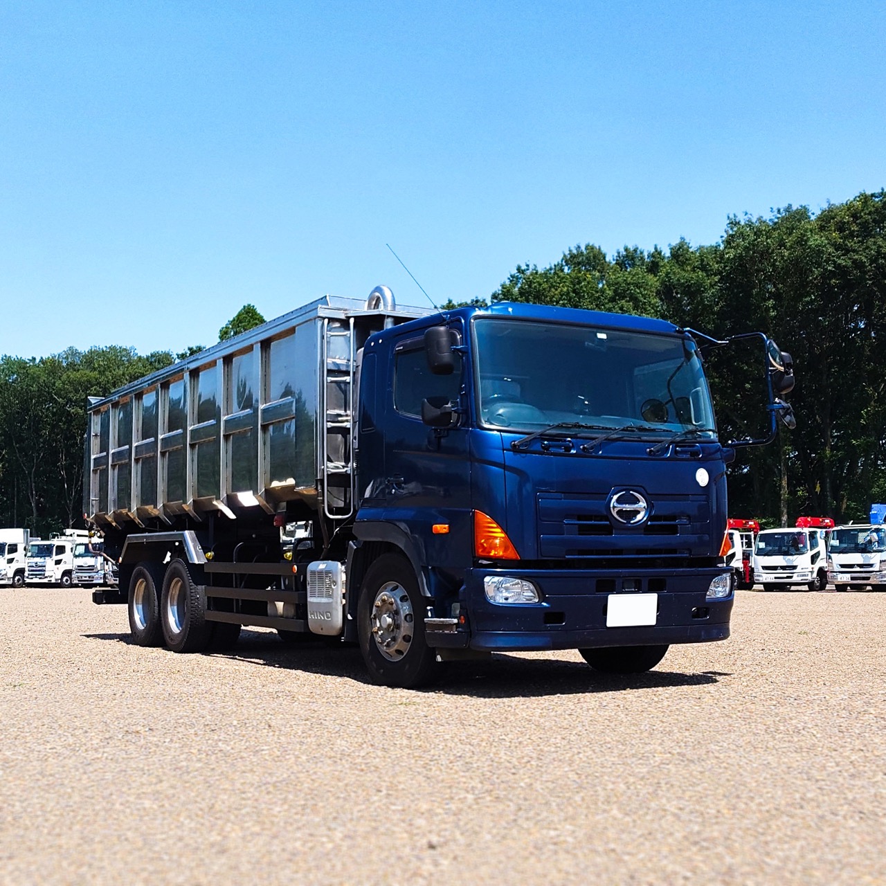 緊急災害に対応せよ！ダンプにトレーラーに復旧に必要なトラック特集